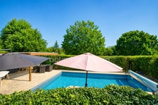 VILLARIÈS – VILLA FAMILIALE 179 M² AVEC PISCINE – 6 CHAMBRES – TERRAIN 1 500 M² – UN VÉRITABLE HAVRE DE PAIX