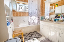 VILLARIÈS – VILLA FAMILIALE 179 M² AVEC PISCINE – 6 CHAMBRES – TERRAIN 1 500 M² – UN VÉRITABLE HAVRE DE PAIX