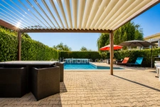 VILLARIÈS – VILLA FAMILIALE 179 M² AVEC PISCINE – 6 CHAMBRES – TERRAIN 1 500 M² – UN VÉRITABLE HAVRE DE PAIX