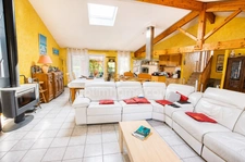 VILLARIÈS – VILLA FAMILIALE 179 M² AVEC PISCINE – 6 CHAMBRES – TERRAIN 1 500 M² – UN VÉRITABLE HAVRE DE PAIX