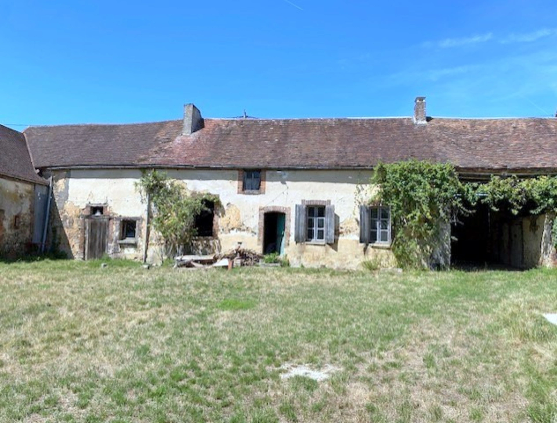 Maison 4 pièces 100 m² · à Cerisiers · 100 m² · 89 000 €