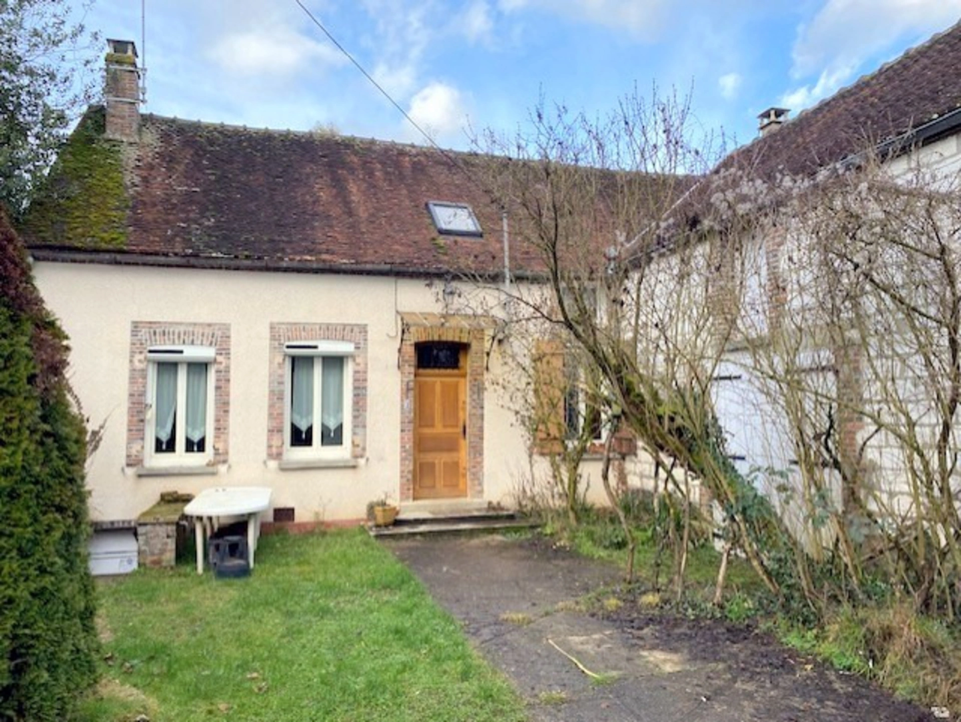 Maison 5 pièces 130 m² · à Villeneuve l'Archeveque · 130 m² · 119 000 €
