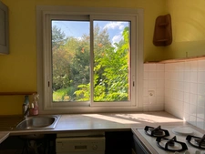 SAINT LAURENT SUR SEVRE, MAISON DE VILLE BORDS DE SEVRE, 2 CHAMBRES, JARDIN, 146000€ FAI