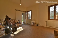 15MN de BERNAY, MAISON ATYPIQUE, T6, 122M²  180000€ 1,68Hectares de terrain avec dépendances et étang. (27)