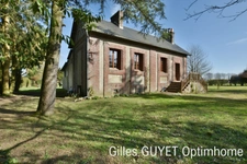 15MN de BERNAY, MAISON ATYPIQUE, T6, 122M²  180000€ 1,68Hectares de terrain avec dépendances et étang. (27)