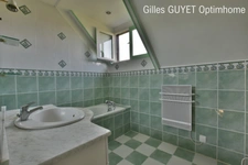 MAISON DE CARACTÈRE,T7,163M², 335000€ Dépendance. Terrain de 8000M² 