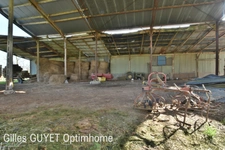 15MN de BERNAY, MAISON ATYPIQUE, T6, 122M²  180000€ 1,68Hectares de terrain avec dépendances et étang. (27)
