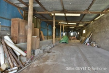 15MN de BERNAY, MAISON ATYPIQUE, T6, 122M²  180000€ 1,68Hectares de terrain avec dépendances et étang. (27)