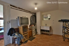15MN de BERNAY, MAISON ATYPIQUE, T6, 122M²  180000€ 1,68Hectares de terrain avec dépendances et étang. (27)