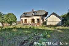20MN de BERNAY, MAISON de caractère, T4  75M²  115400€  7500M² de terrain avec dépendances.