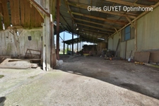 15MN de BERNAY, MAISON ATYPIQUE, T6, 122M²  180000€ 1,68Hectares de terrain avec dépendances et étang. (27)
