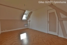 MAISON DE CARACTÈRE,T7,163M², 335000€ Dépendance. Terrain de 8000M² 
