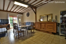 10MN de BERNAY T7 151M² 185000€ avec garage et terrain de 500M² ( Bourg avec commerces)