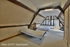 10MN de BERNAY T7 151M² 185000€ avec garage et terrain de 500M² ( Bourg avec commerces)