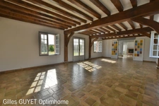 MAISON DE CARACTÈRE,T7,163M², 335000€ Dépendance. Terrain de 8000M² 