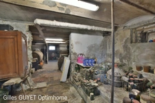 15MN de BERNAY, MAISON ATYPIQUE, T6, 122M²  180000€ 1,68Hectares de terrain avec dépendances et étang. (27)