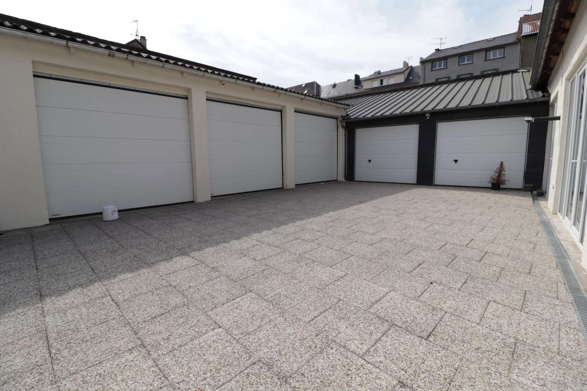 Maison 5 pièces 160 m² · à Mauriac · 160 m² · 150 000 €