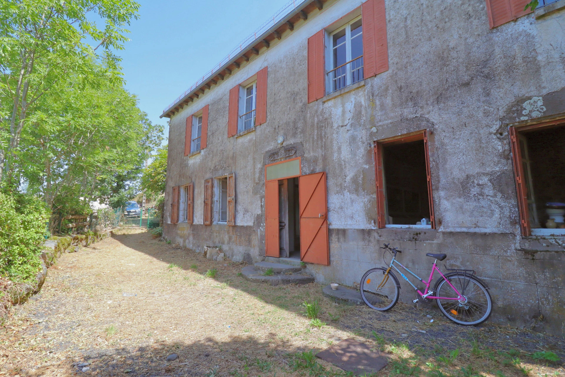 Maison 14 pièces 160 m² · à Saint Chamant · 160 m² · 93 000 €