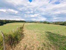 Propriété de 36 hectares avec buron Proche de Salers