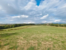 Propriété de 36 hectares avec buron Proche de Salers
