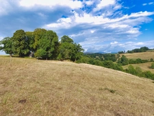 Propriété de 36 hectares avec buron Proche de Salers