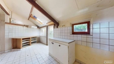 MAISON EN PIERRE A RENOVER AVEC GRAND JARDIN