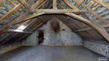 MAISON EN PIERRE A RENOVER AVEC GRAND JARDIN