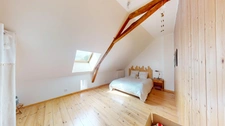 MAISON EN PIERRE AVEC JARDIN ET DÉPENDANCES