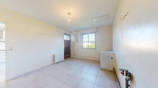 MAISON DE PLAIN-PIED DE 140 m² + GRAND GARAGE ET JARDIN
