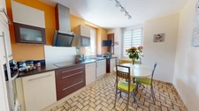 MAISON 4 CHAMBRES AVEC UN BEAU TERRAIN CLOS