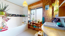 MAISON EN PIERRE PLAIN-PIED 4 CHAMBRES + BUREAU + DEPENDANCES + JARDIN