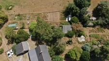 MAISON DE CAMPAGNE AVEC GRAND TERRAIN ET DEPENDANCES