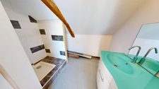 MAISON EN PIERRE QUATRE CHAMBRES + GARAGE + JARDIN