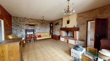 MAISON EN PIERRE A RENOVER AVEC GRAND JARDIN