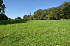 TERRAIN DE LOISIR AVEC ÉTANG SUR 2 ha