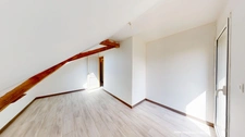 MAISON EN PIERRE QUATRE CHAMBRES + GARAGE + JARDIN