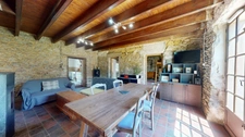MAISON EN PIERRE AVEC JARDIN ET DÉPENDANCES