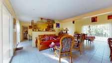 MAISON PLAIN-PIED 3 CHAMBRES + BUREAU + MEZZANINE+ GARAGE + BEAU TERRAIN