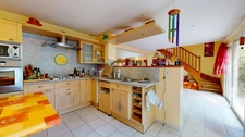 MAISON PLAIN-PIED 3 CHAMBRES + BUREAU + MEZZANINE+ GARAGE + BEAU TERRAIN
