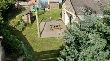 MAISON EN PIERRE PLAIN-PIED 4 CHAMBRES + BUREAU + DEPENDANCES + JARDIN