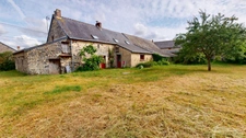 MAISON EN PIERRE AVEC JARDIN ET DÉPENDANCES