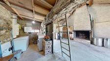 MAISON EN PIERRE AVEC JARDIN ET DÉPENDANCES