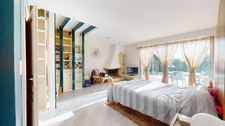 MAISON 5 CHAMBRES + PISCINE COUVERTE + ATELIER PRO + JARDIN
