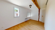 MAISON EN PIERRE QUATRE CHAMBRES + GARAGE + JARDIN