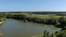MAISON DE PLAIN-PIED DE 140 m² + GRAND GARAGE ET JARDIN