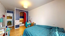 MAISON EN PIERRE PLAIN-PIED 4 CHAMBRES + BUREAU + DEPENDANCES + JARDIN