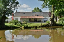 MAISON EN PIERRE + GRAND TERRAIN + GRAND GARAGE