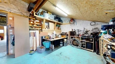 MAISON EN PIERRE PLAIN-PIED 4 CHAMBRES + BUREAU + DEPENDANCES + JARDIN
