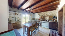 MAISON EN PIERRE AVEC JARDIN ET DÉPENDANCES