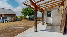 MAISON EN PIERRE QUATRE CHAMBRES + GARAGE + JARDIN